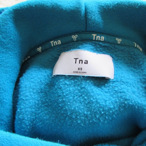 Cropped TNA hoodie - Picture 5 of 6